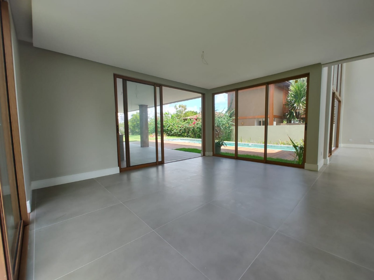 Imagem Casa de Condomínio com 5 Quartos à Venda, 375 m²em Praia do Forte - Mata de São João