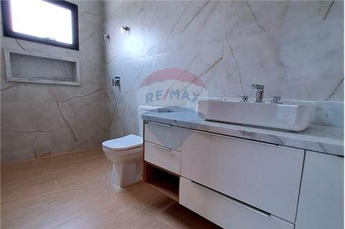 Imagem Casa de Condomínio com 2 Quartos à Venda, 315 m²em Condomínio Residencial Monte Carlo - São José dos Campos