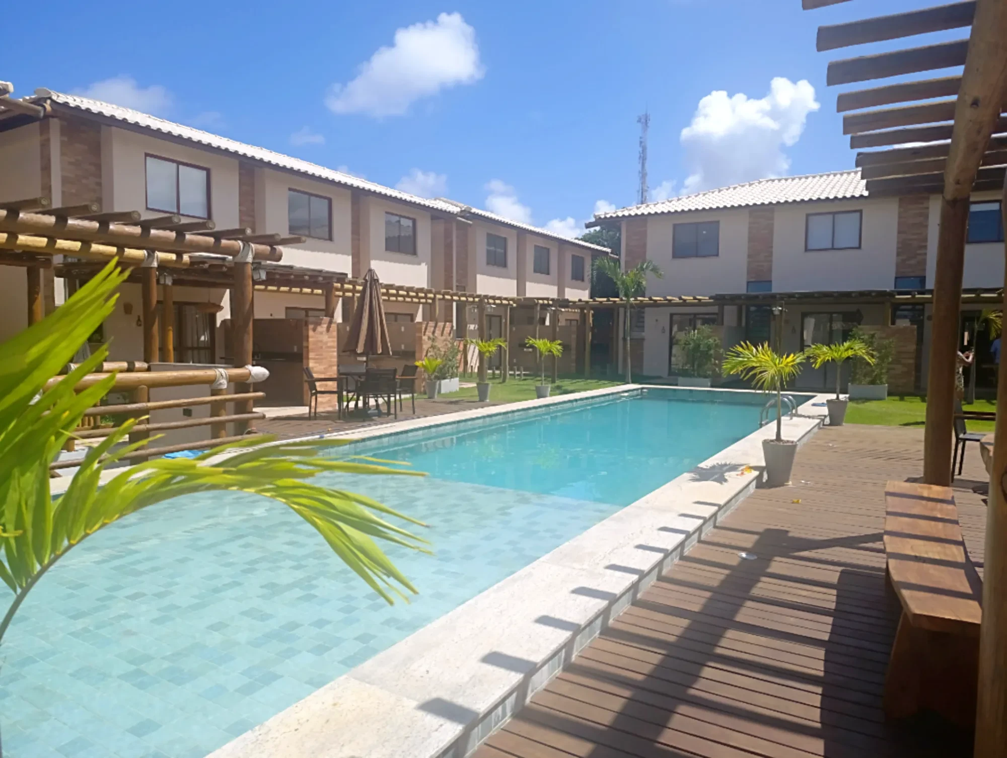 Imagem Casa de Condomínio com 2 Quartos à Venda, 75 m² em Imbassaí - Mata de São João