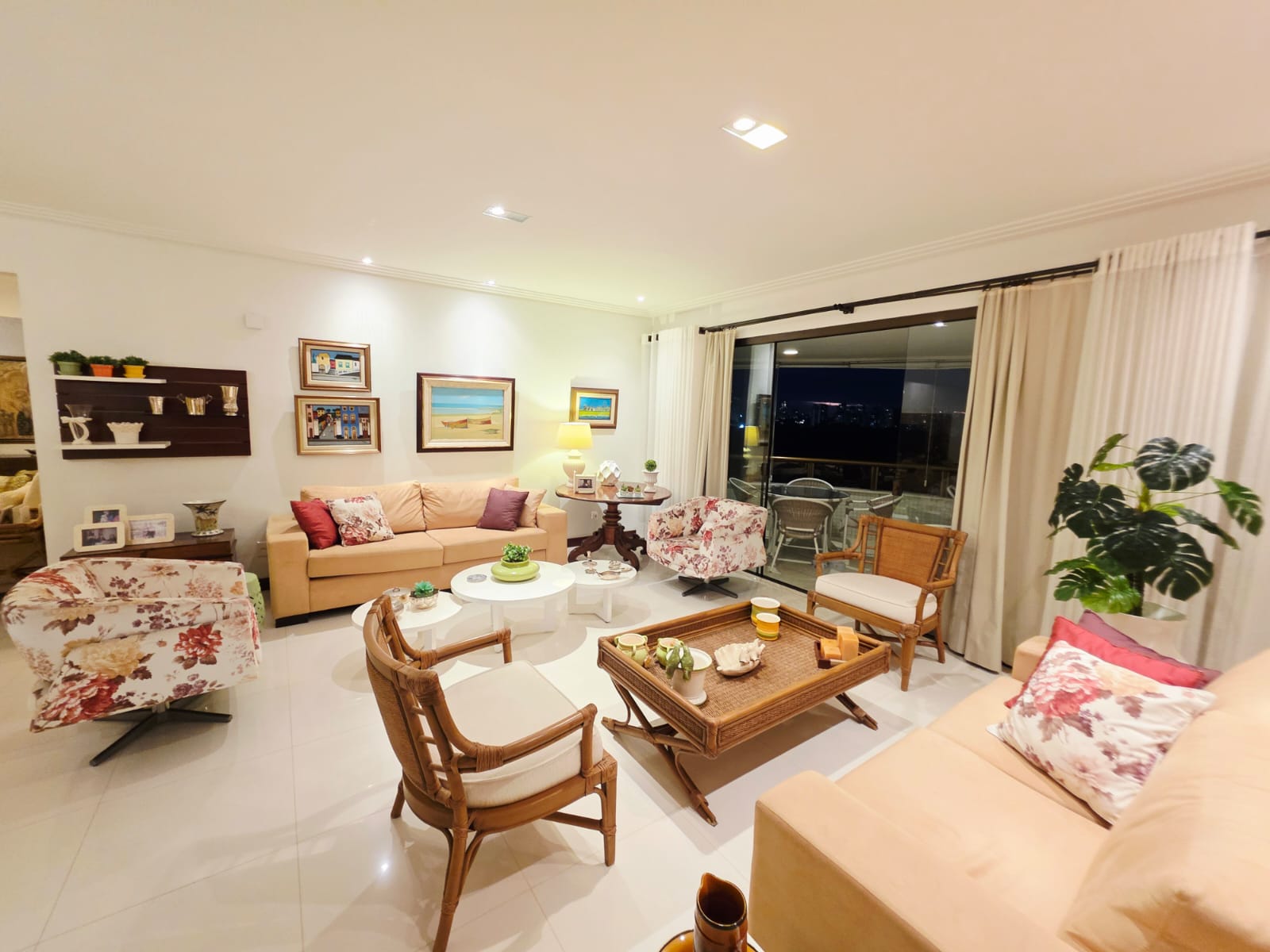 Foto do imóvel: Apartamento com 4 Quartos à Venda, 224 m² em Pituba - Salvador