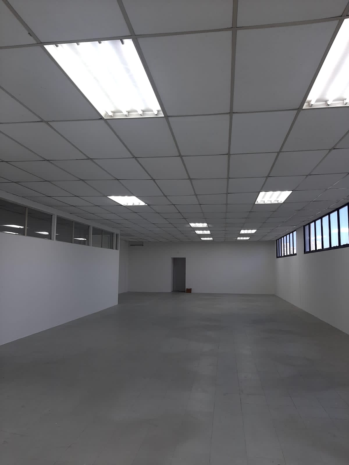 Imagem Galpão para Alugar, 903 m²em Tamboré - Barueri
