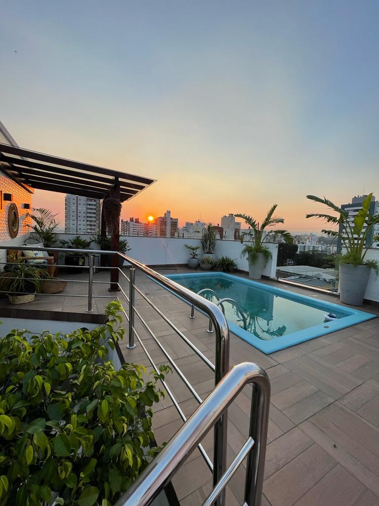 Imagem Cobertura com 3 Quartos à Venda, 320 m²em Michel - Criciúma