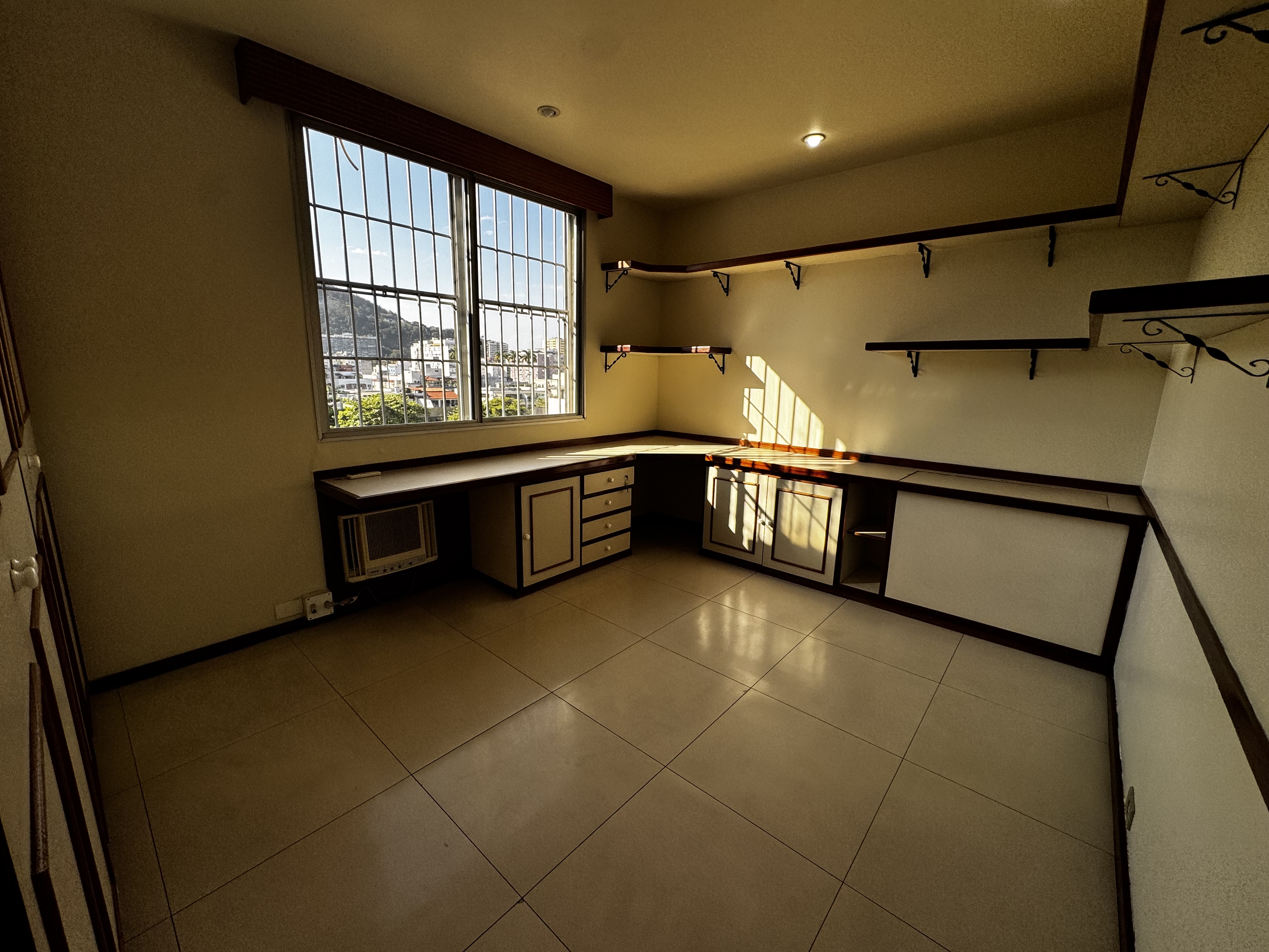 Imagem Apartamento com 3 Quartos à Venda, 150 m² em Laranjeiras - Rio de Janeiro