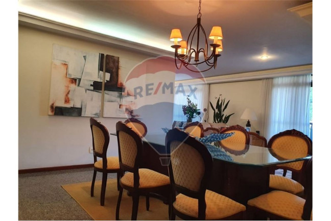 Apartamento com 3 Quartos à Venda, 215 m² em Santa Rosa - Niterói
