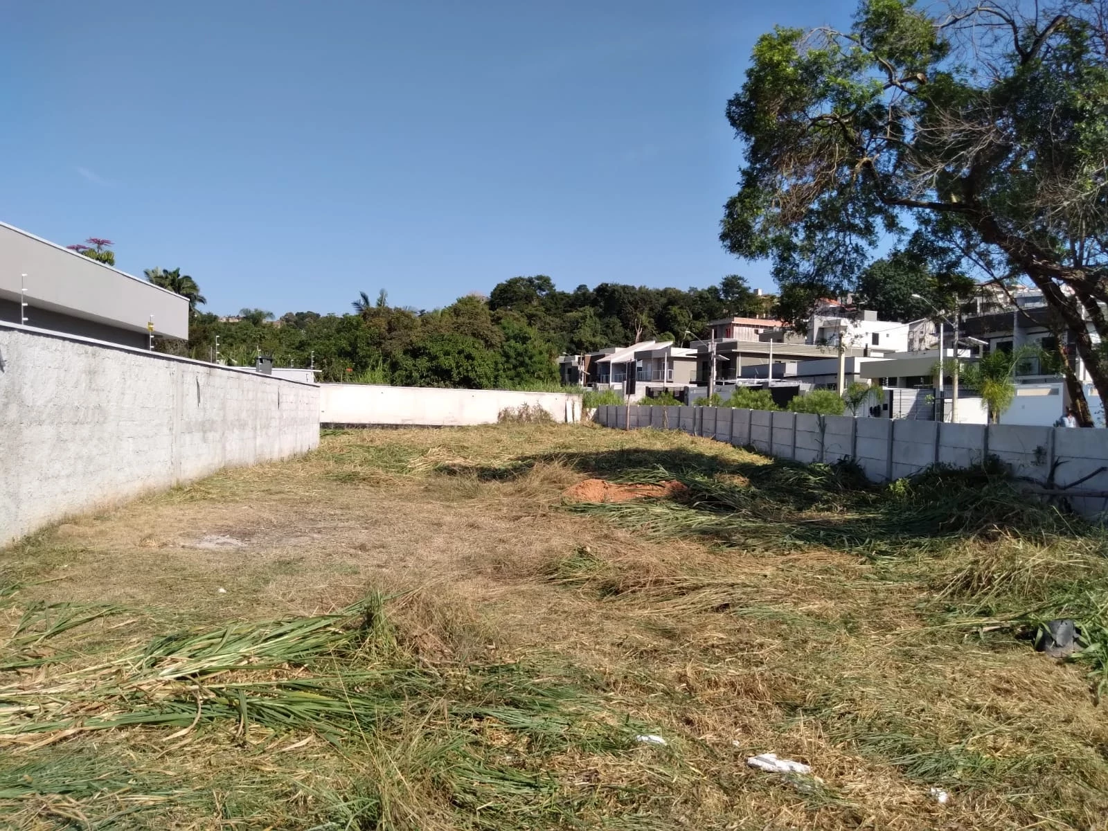 Foto do imóvel: Terreno à Venda, 369 m² em Jardim do Lago - Atibaia