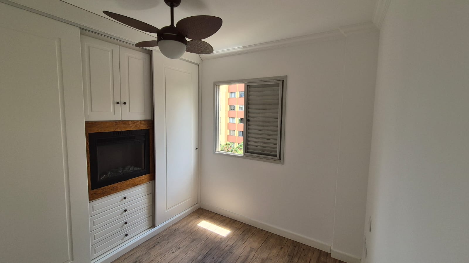 Imagem Apartamento com 2 Quartos à Venda, 70 m²em GLEBA PALHANO-LAGO IGAPÓ - LONDRINA