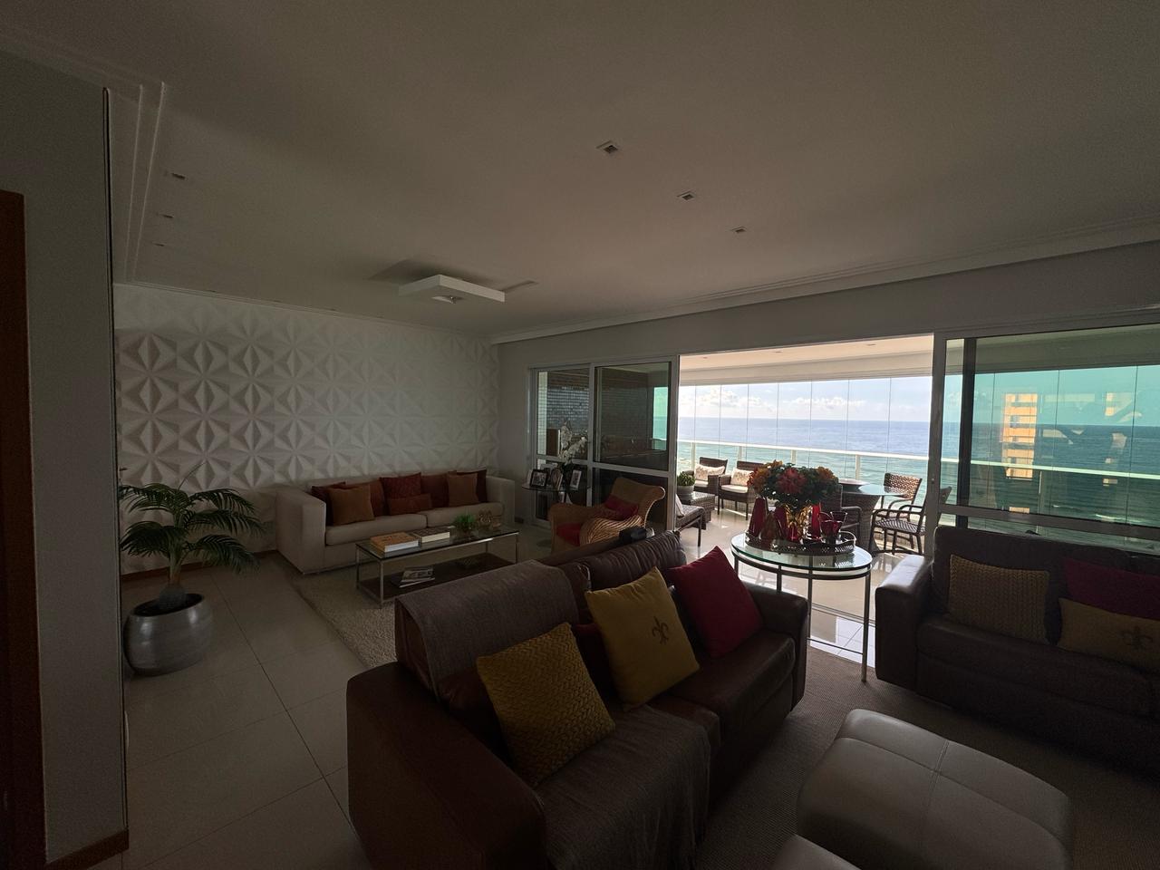 Foto do imóvel: Apartamento com 4 Quartos à Venda, 200 m² em Pituaçu - Salvador