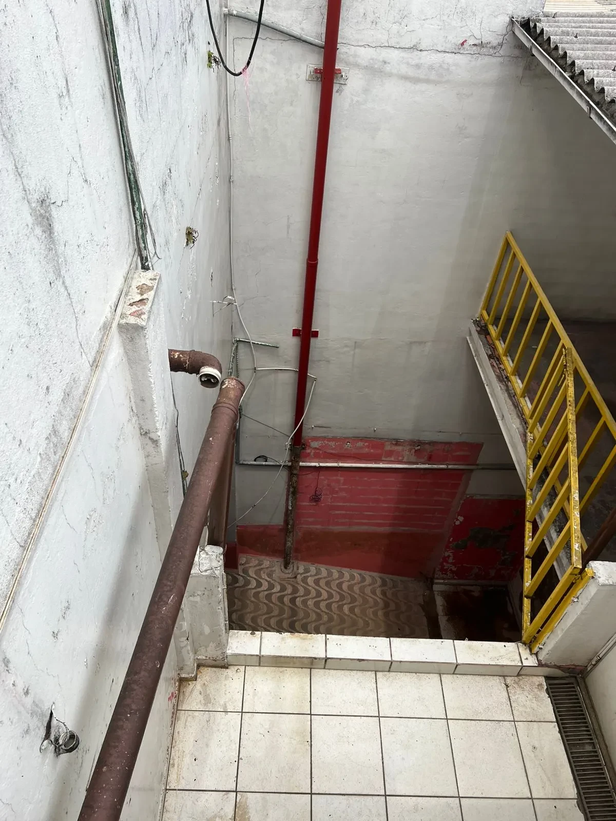 Imagem Galpão para Alugar, 570 m² em Cidade Tupinambá - Guarulhos