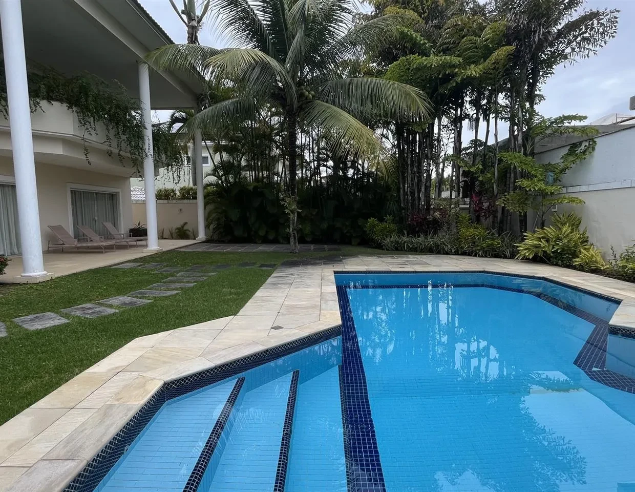 Imagem Casa de Condomínio com 5 Quartos à Venda ou Locação, 830 m² em Barra da Tijuca - Rio de Janeiro