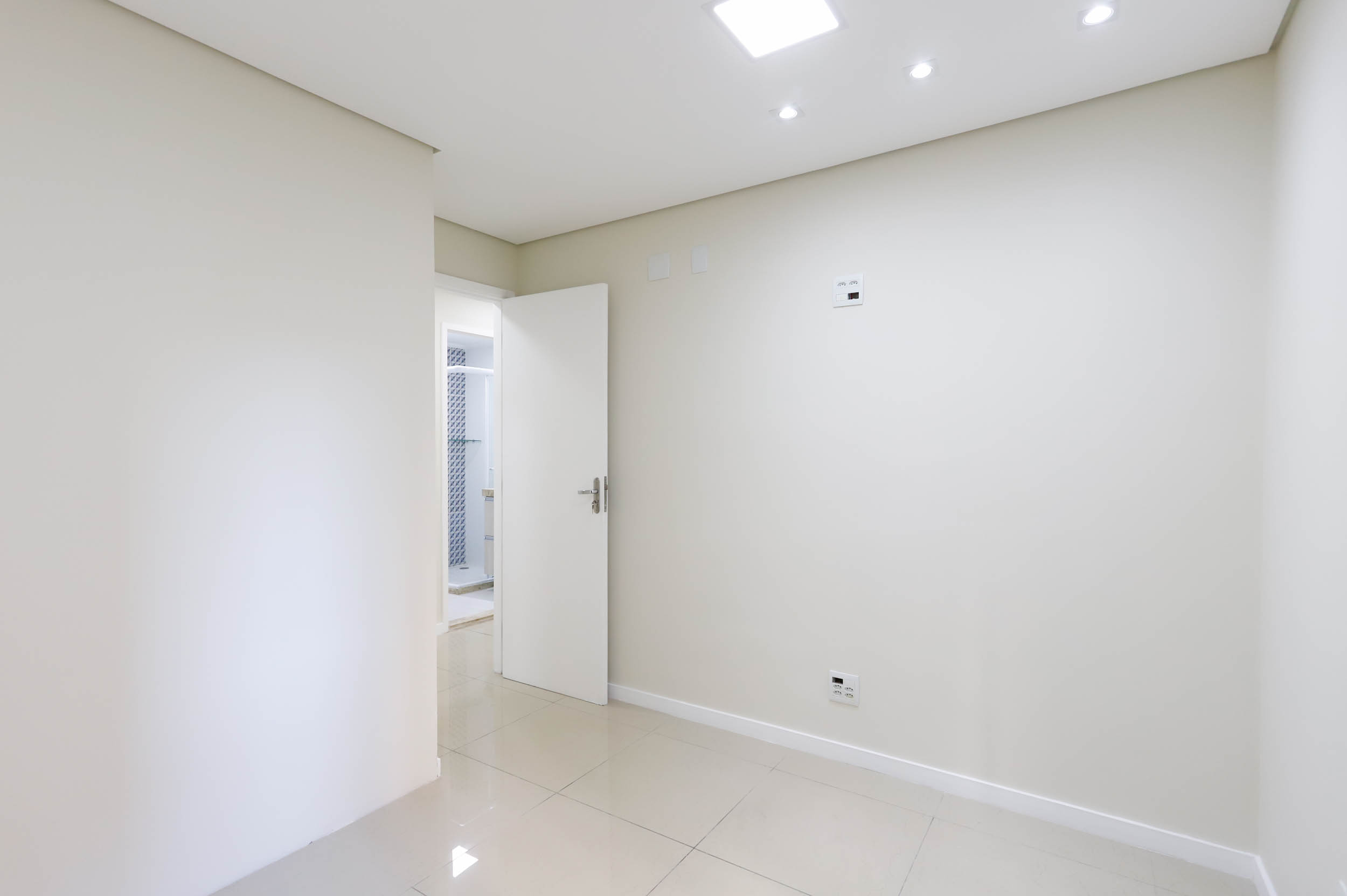 Imagem Apartamento com 3 Quartos à Venda, 77 m²em Jardim Flor da Montanha - Guarulhos