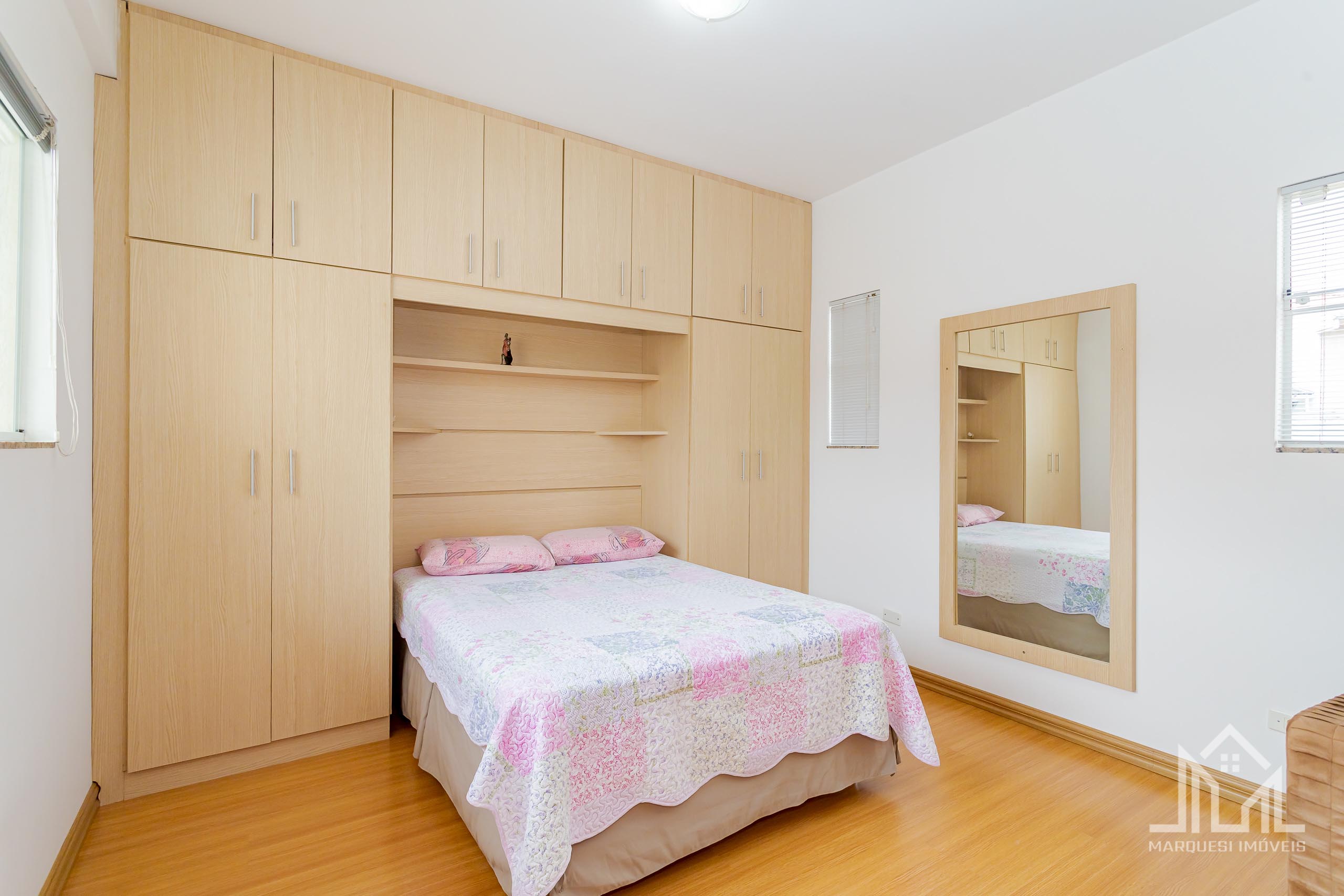 Imagem Casa com 3 Quartos à Venda, 241 m² em Guabirotuba - Curitiba