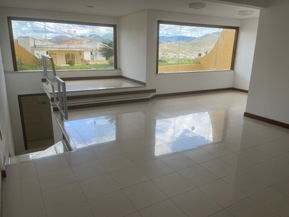 Imagem Casa com 4 Quartos à Venda, 290 m² em Caixa D'Água - Jequié