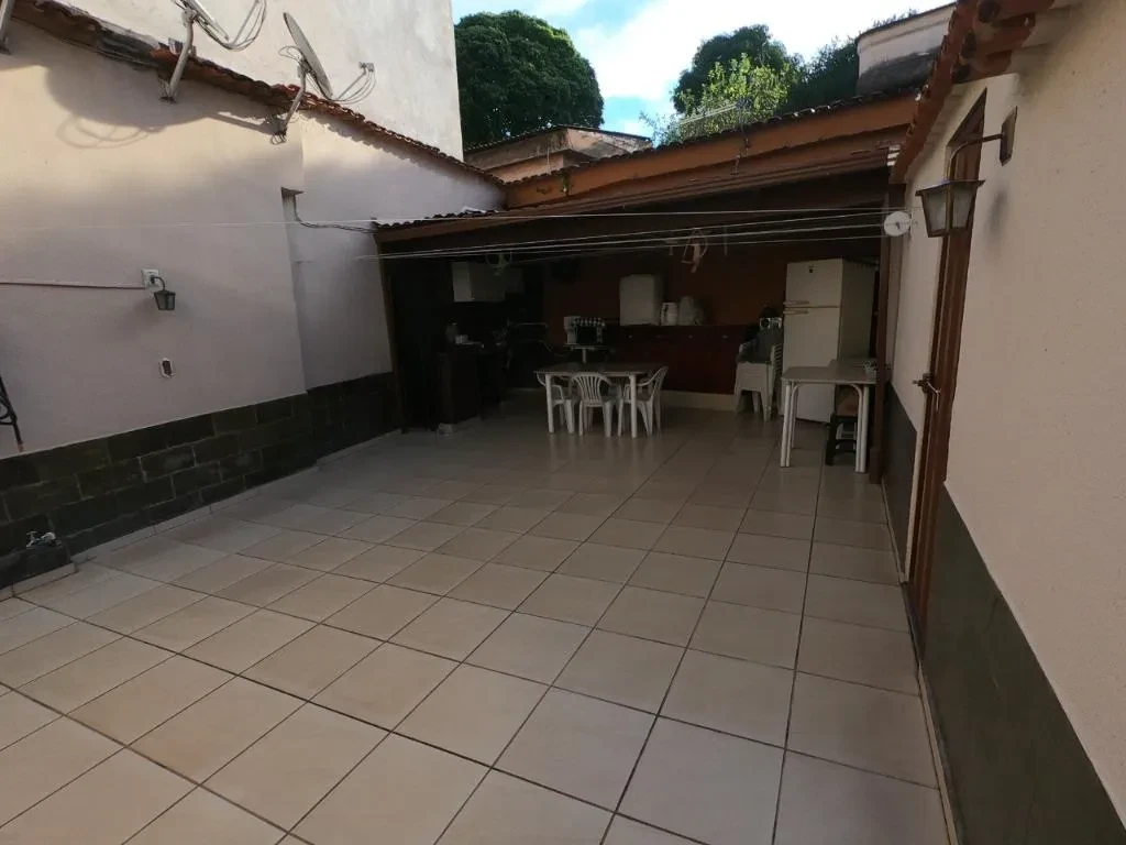 Imagem Casa com 2 Quartos à Venda, 100 m² em Planalto - Belo Horizonte