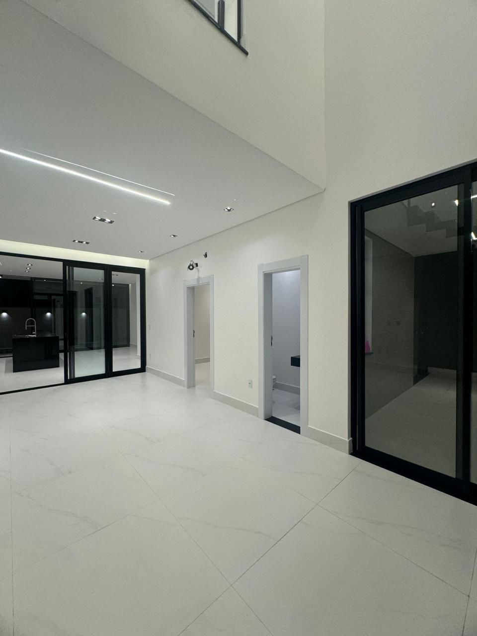 Foto do imóvel: Casa de Condomínio com 4 Quartos à Venda, 271 m² em Ponta Negra - Manaus