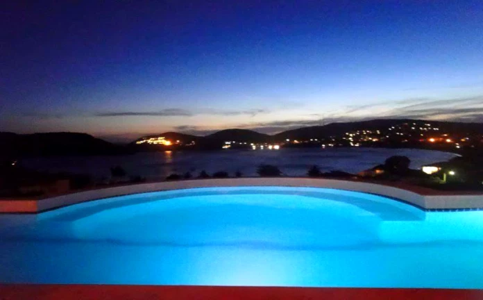 Imagem Casa com 6 Quartos à Venda, 650 m² em Ferradura - Armação dos Búzios