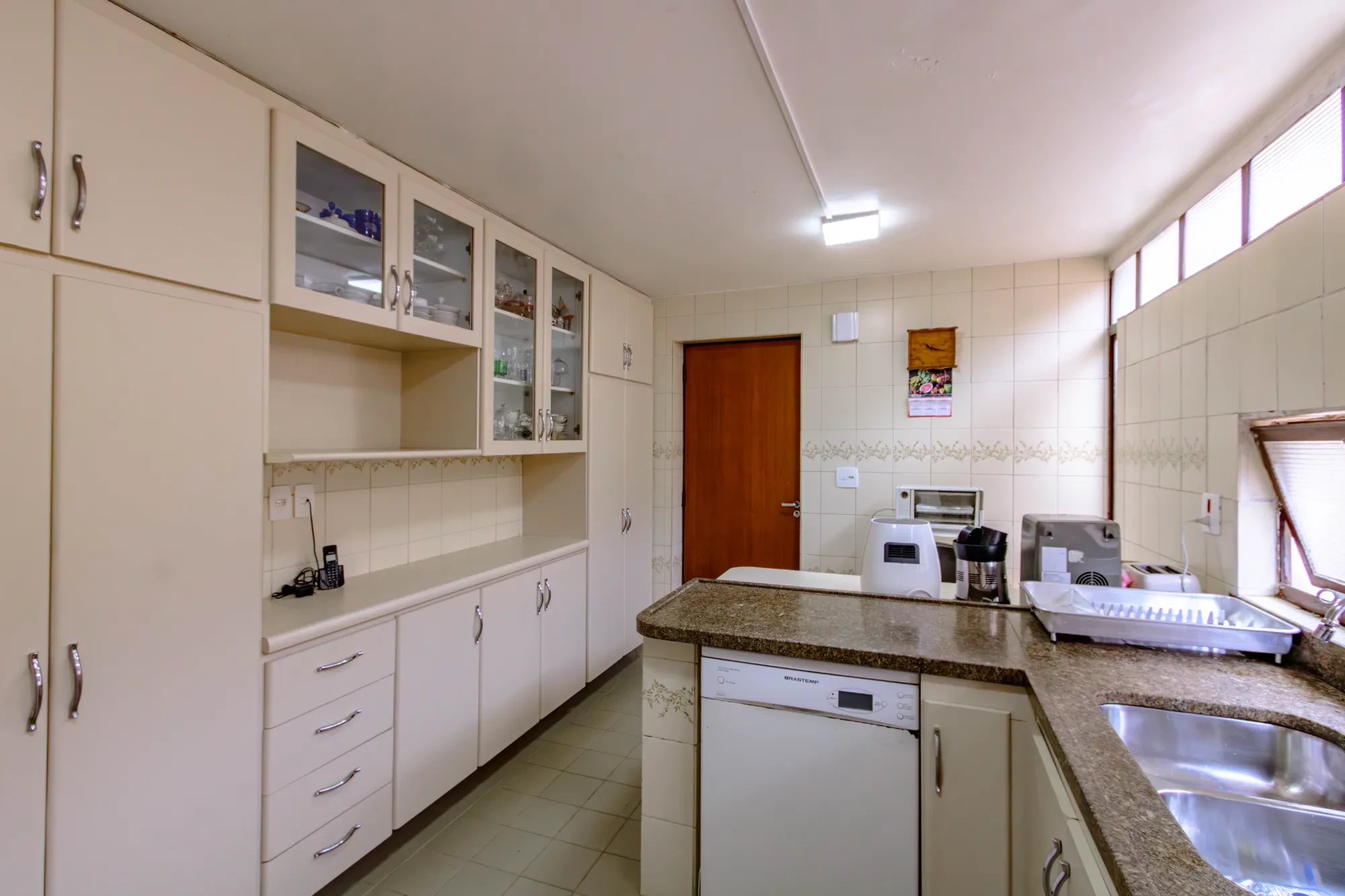 Imagem Sobrado com 4 Quartos para Alugar, 360 m² em Vila Gumercindo - São Paulo