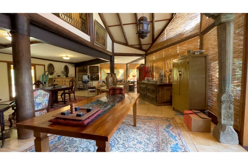 Foto do imóvel: Casa de Condomínio com 5 Quartos à Venda, 290 m² em Cuiabá - Petrópolis