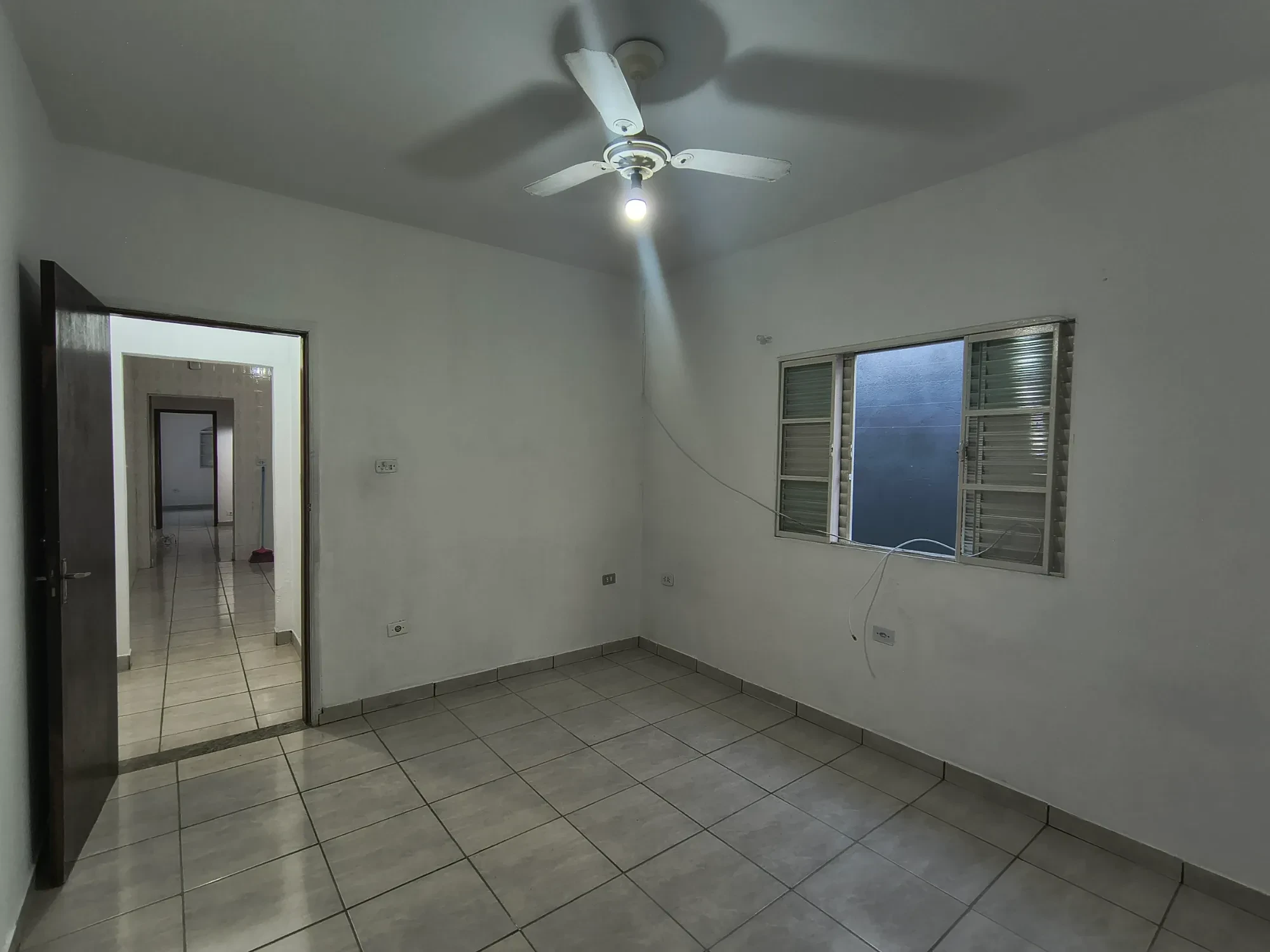 Imagem Casa com 2 Quartos para Alugar, 69 m² em Parque Santo Antônio - Jacareí