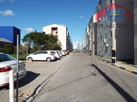 Imagem Apartamento com 2 Quartos à Venda,  em Três Vendas - Pelotas