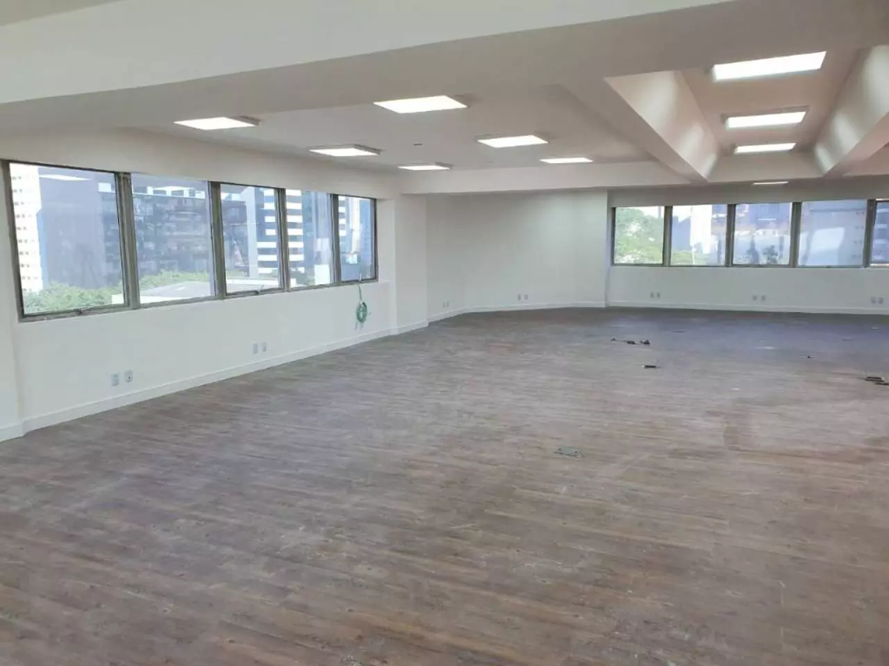 Sala Comercial à Venda ou Locação, 204 m² em Cidade Monções - São Paulo