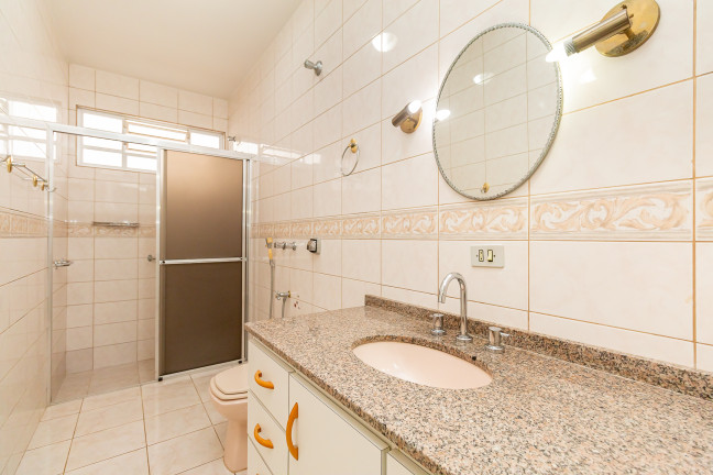 Imagem Casa com 3 Quartos à Venda, 182 m² em Bacacheri - Curitiba