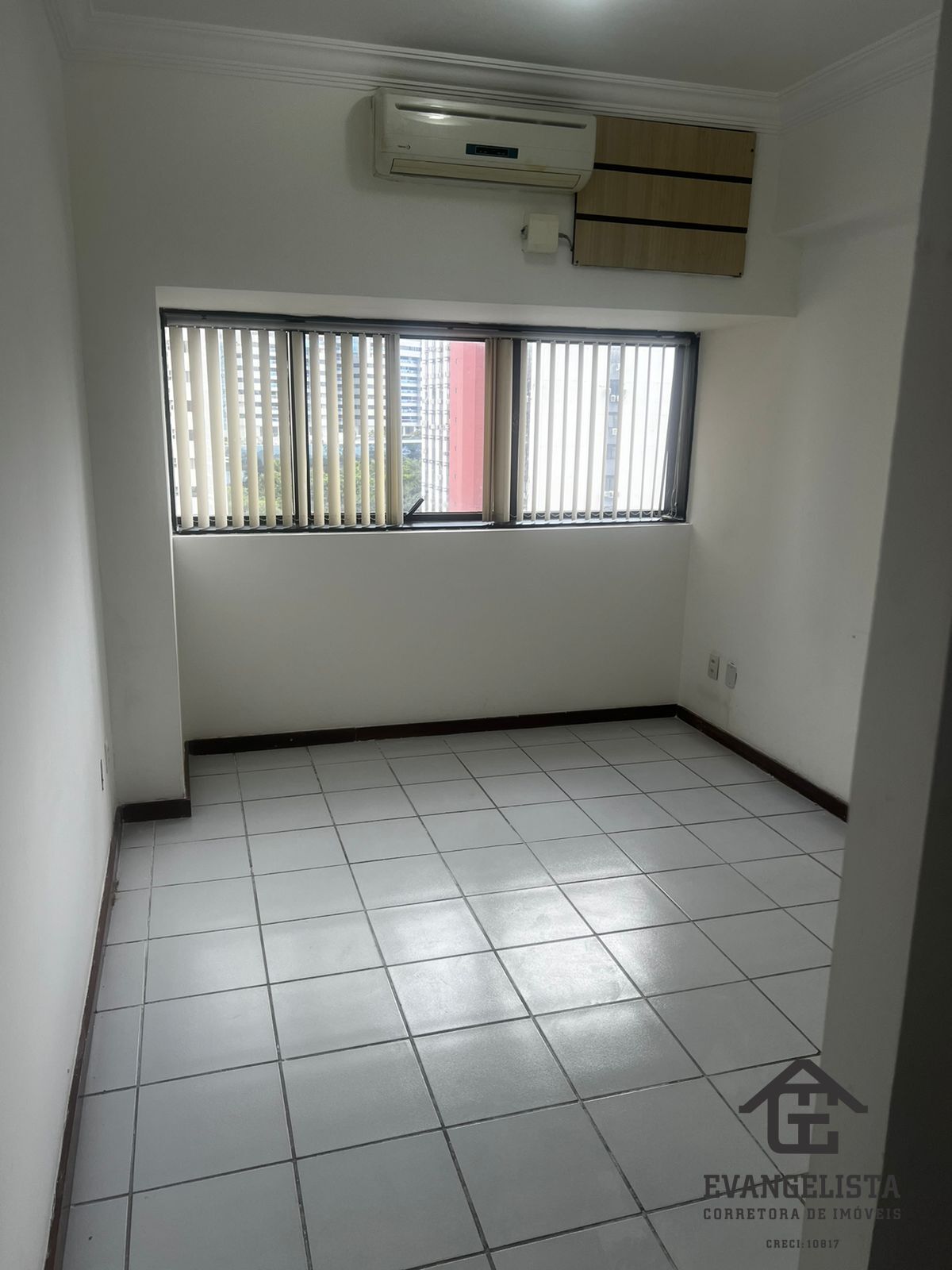 Sala Comercial para Alugar, 36 m² em Caminho das Árvores - Salvador