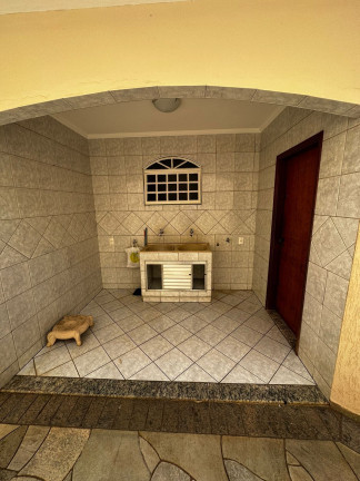 Imagem Casa com 3 Quartos à Venda, 189 m² em Planalto - Araçatuba