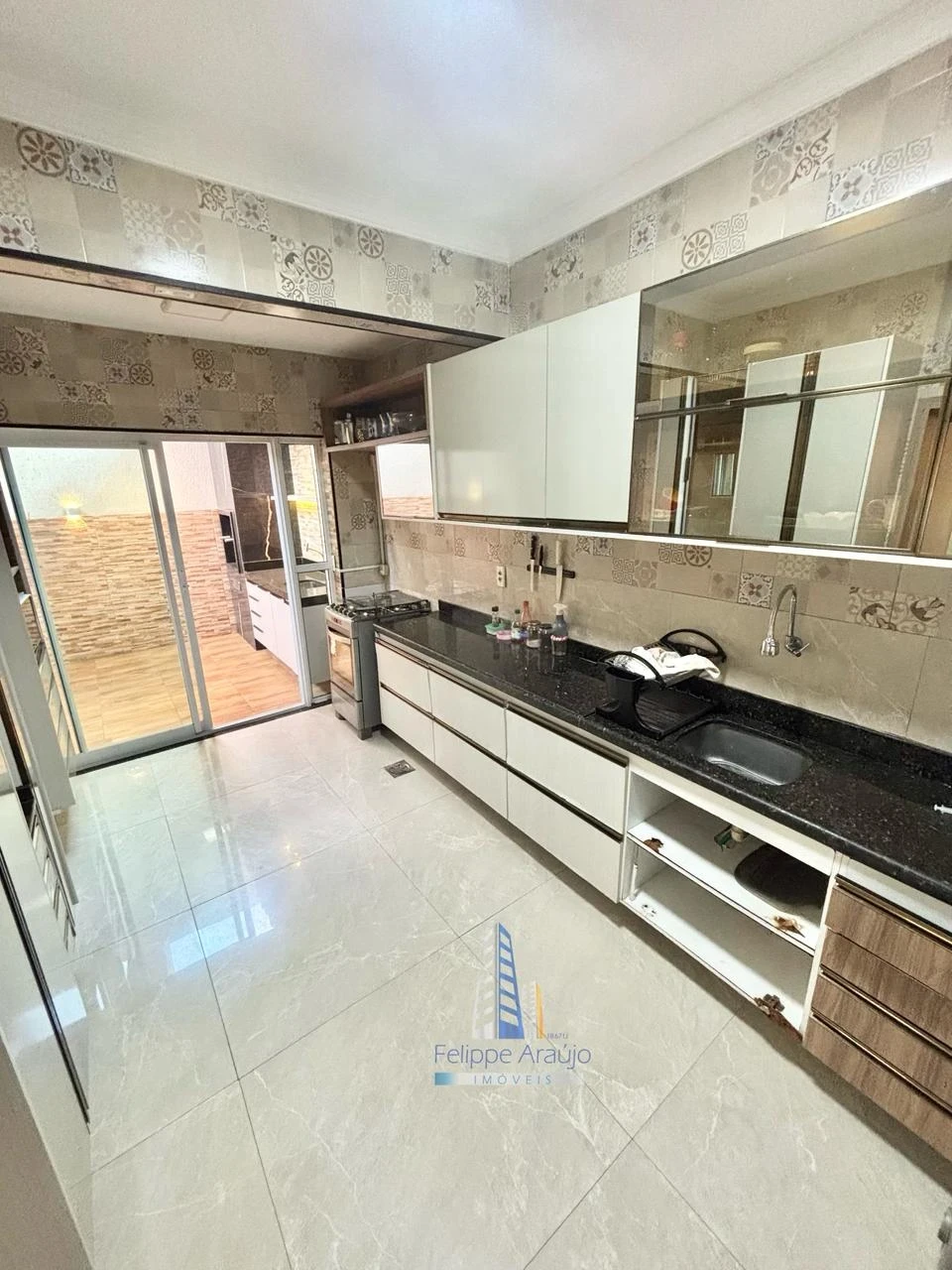 Imagem Casa com 4 Quartos à Venda, 160 m² em Jardim Cearense - Fortaleza