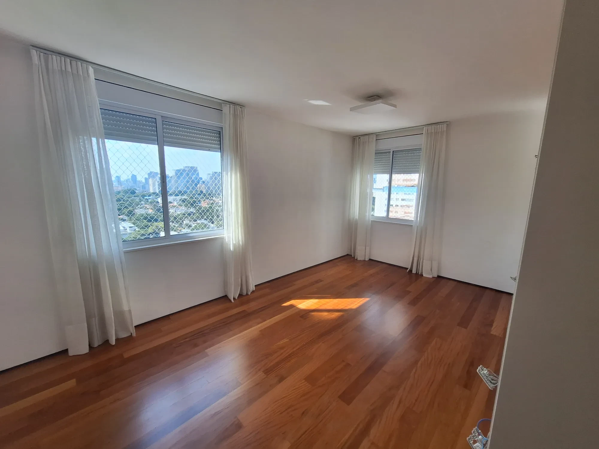 Foto do imóvel: Apartamento com 3 Quartos para Alugar, 230 m² em Jardim Europa - São Paulo