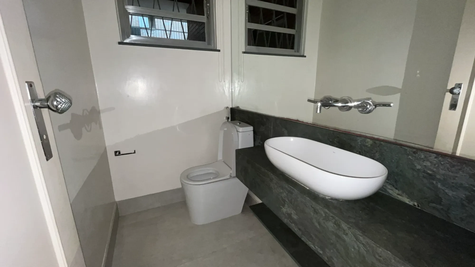 Imagem Sobrado com 4 Quartos à Venda, 295 m² em Aparecida - Santos