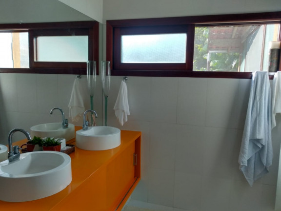 Imagem Sobrado com 3 Quartos à Venda, 480 m² em Felix - Ubatuba