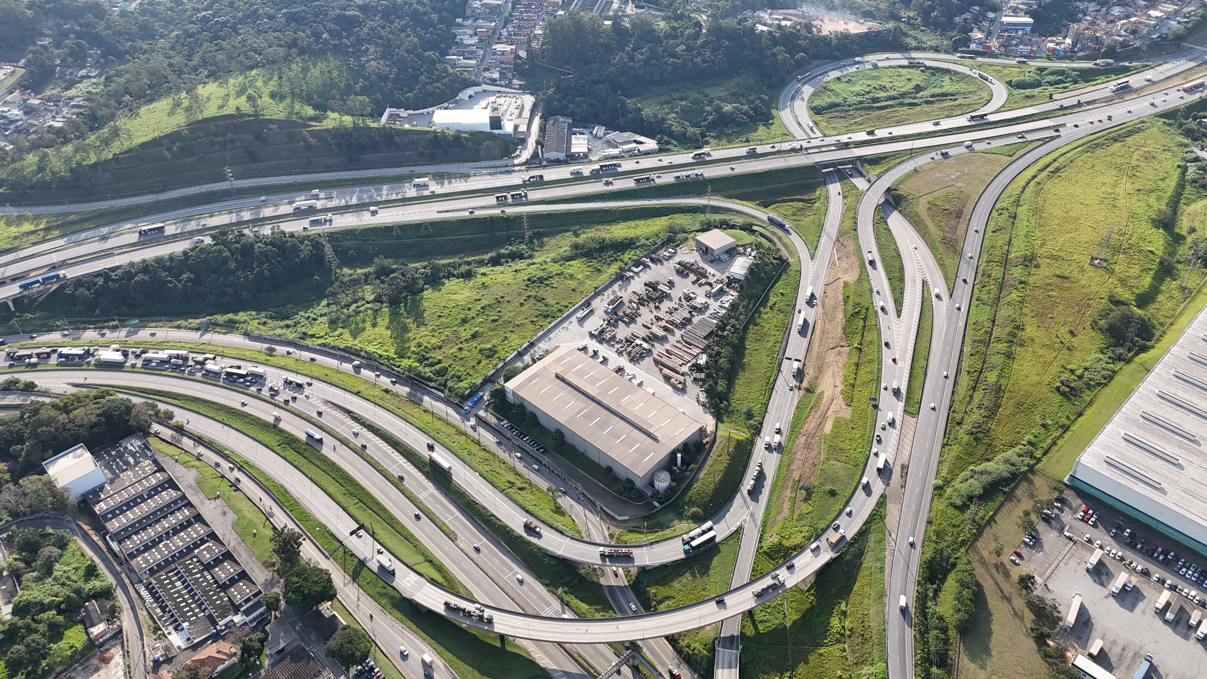 Foto do imóvel: Galpão para Alugar, 7.600 m² em Jardim Vista Alegre - Embu das Artes