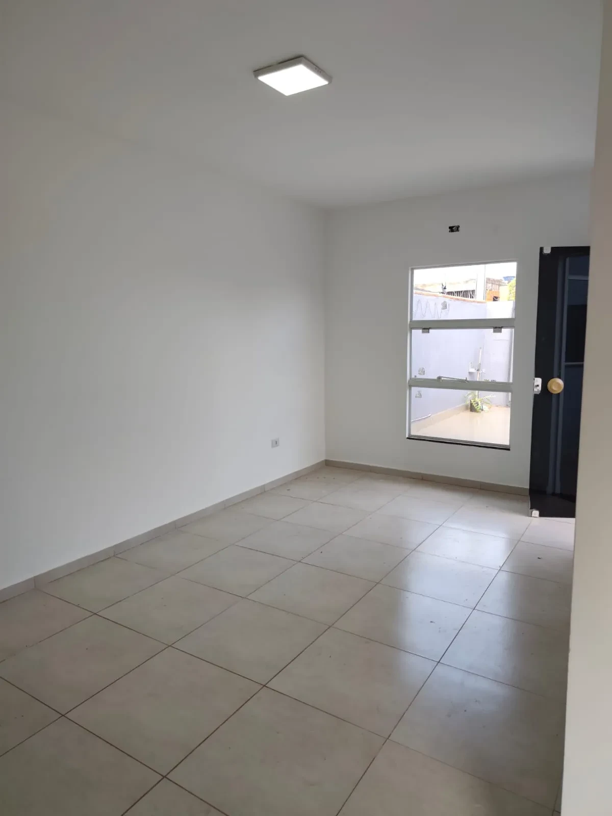 Casa com 2 Quartos à Venda ou Locação, 61 metros em Três Lagoas - Foz do Iguaçu