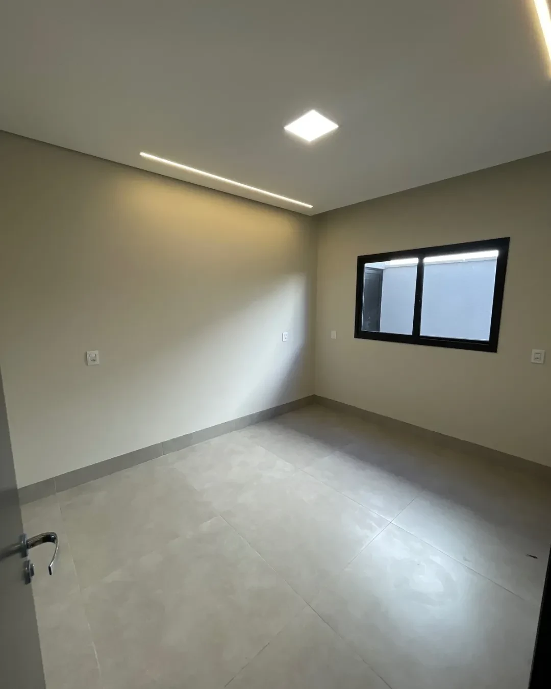 Imagem Casa de Condomínio com 4 Quartos à Venda, 180 metro em Terras Alpha Residencial 1 - Senador Canedo
