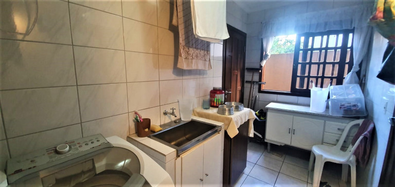 Imagem Casa com 3 Quartos à Venda, 223 m² em Novo Mundo - Curitiba