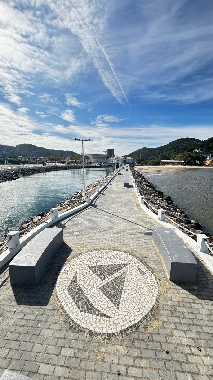 Imagem Sobrado com 3 Quartos à Venda, 118 m² em Bombinhas - Bombinhas