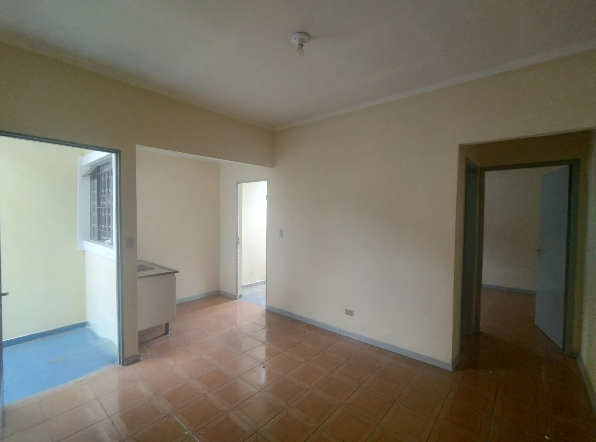 Imagem Casa com 2 Quartos para Alugar, 72 m² em São João - Jacareí