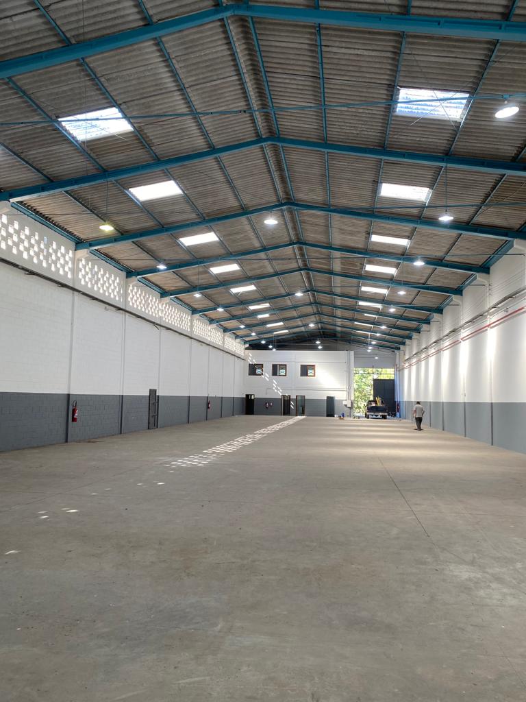 Foto do imóvel: Galpão para Alugar, 1.300 m² em Jardim Henriqueta - Taboão da Serra