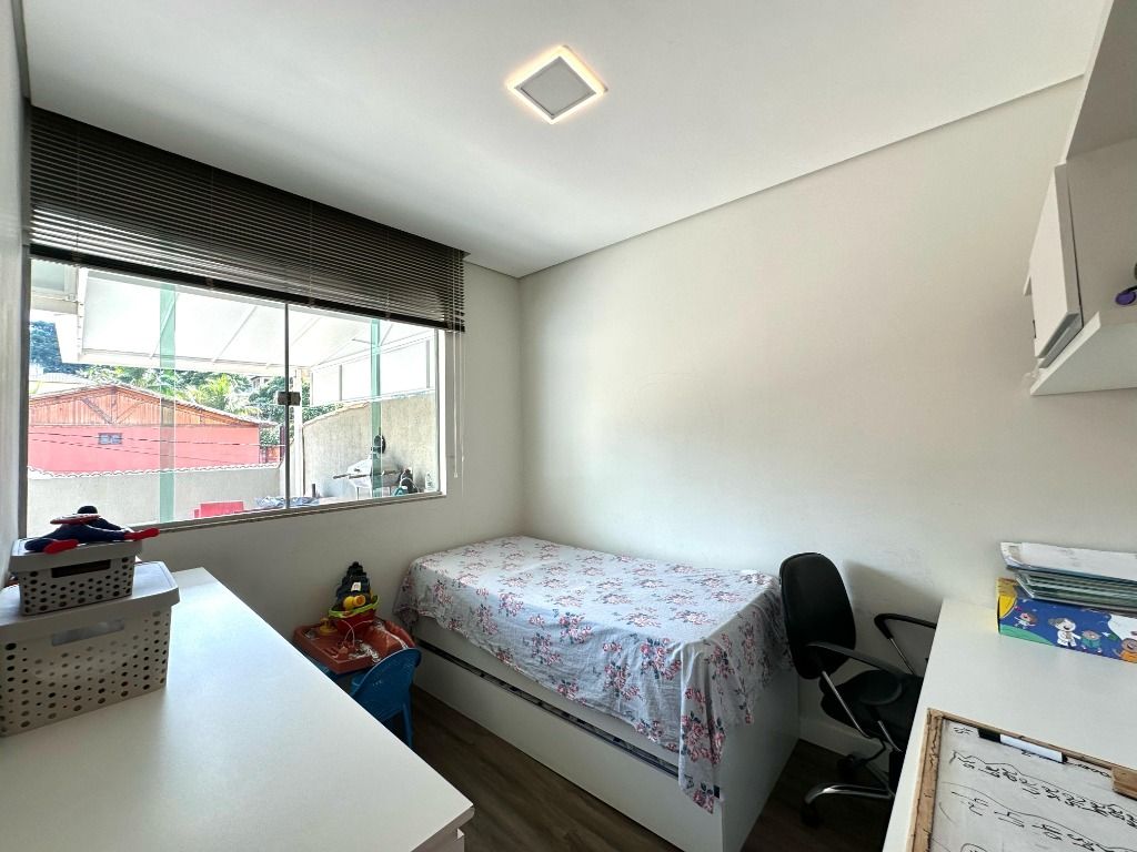 Imagem Casa com 3 Quartos à Venda, 122 m² em Planalto - Belo Horizonte