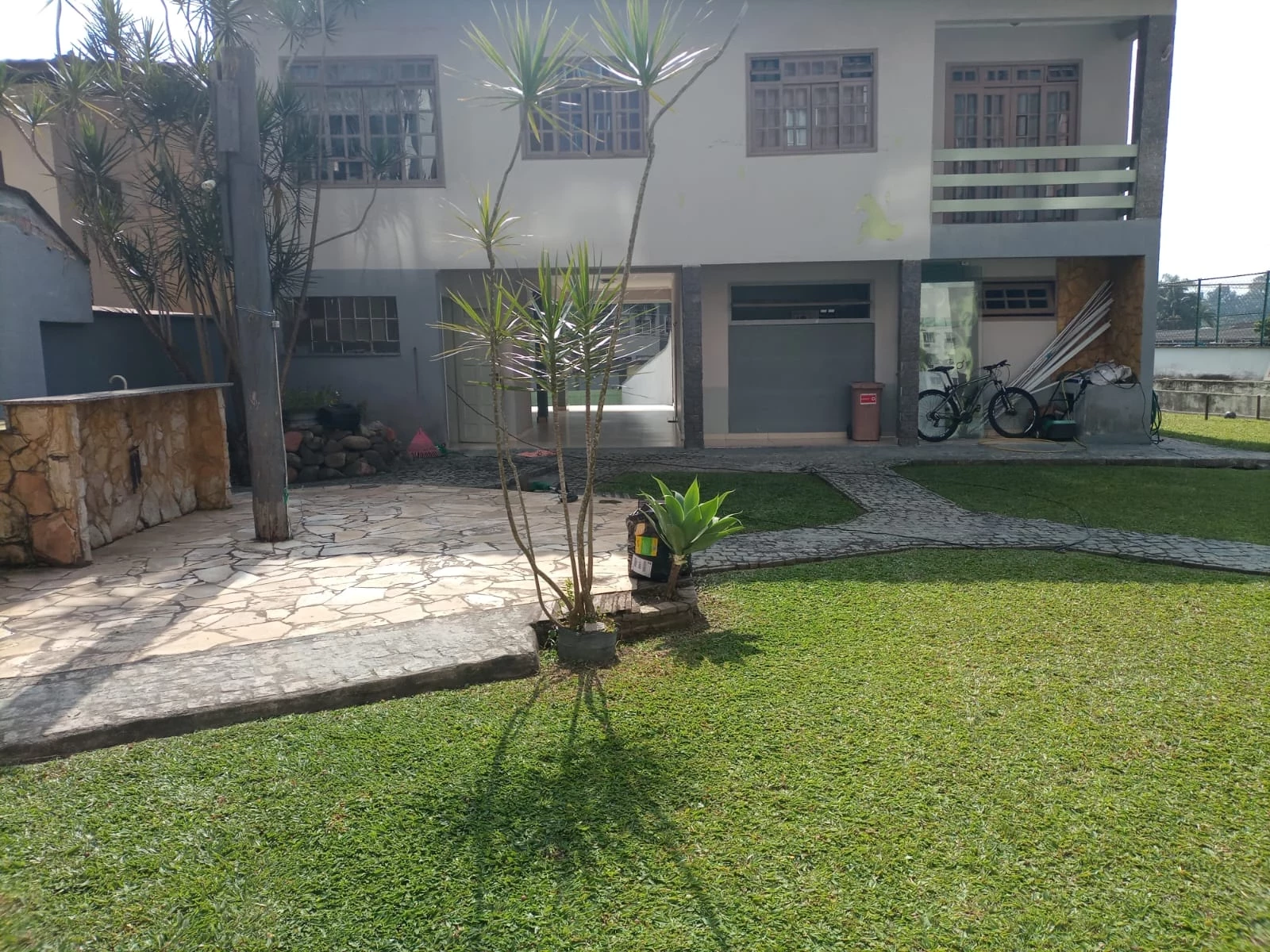 Foto do imóvel: Sobrado com 6 Quartos à Venda, 240 m² em Floresta - Joinville