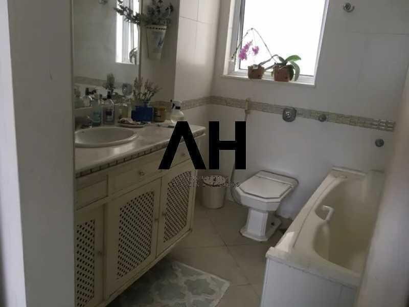 Imagem Apartamento com 4 Quartos à Venda, 166 m²em Icaraí - Niterói