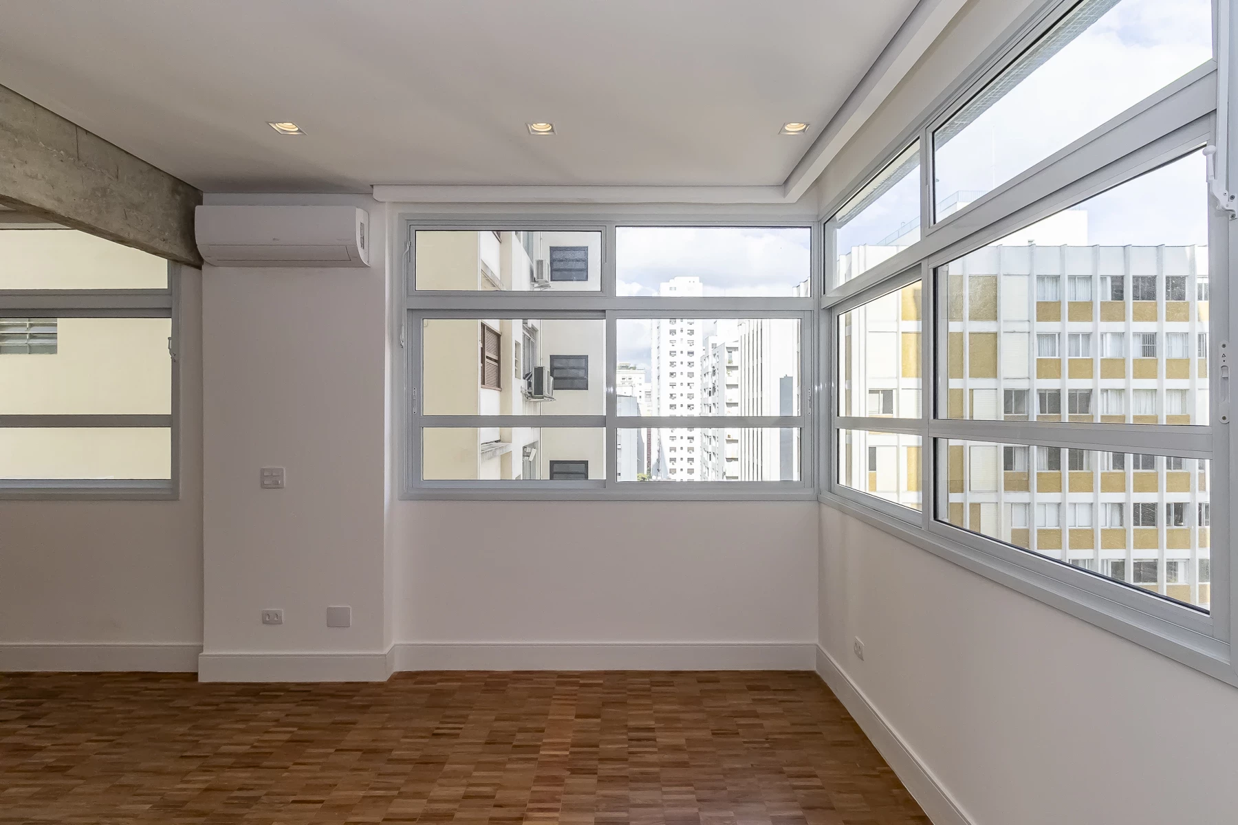 Imagem Apartamento com 3 Quartos à Venda, 213 m² em Cerqueira César - São Paulo