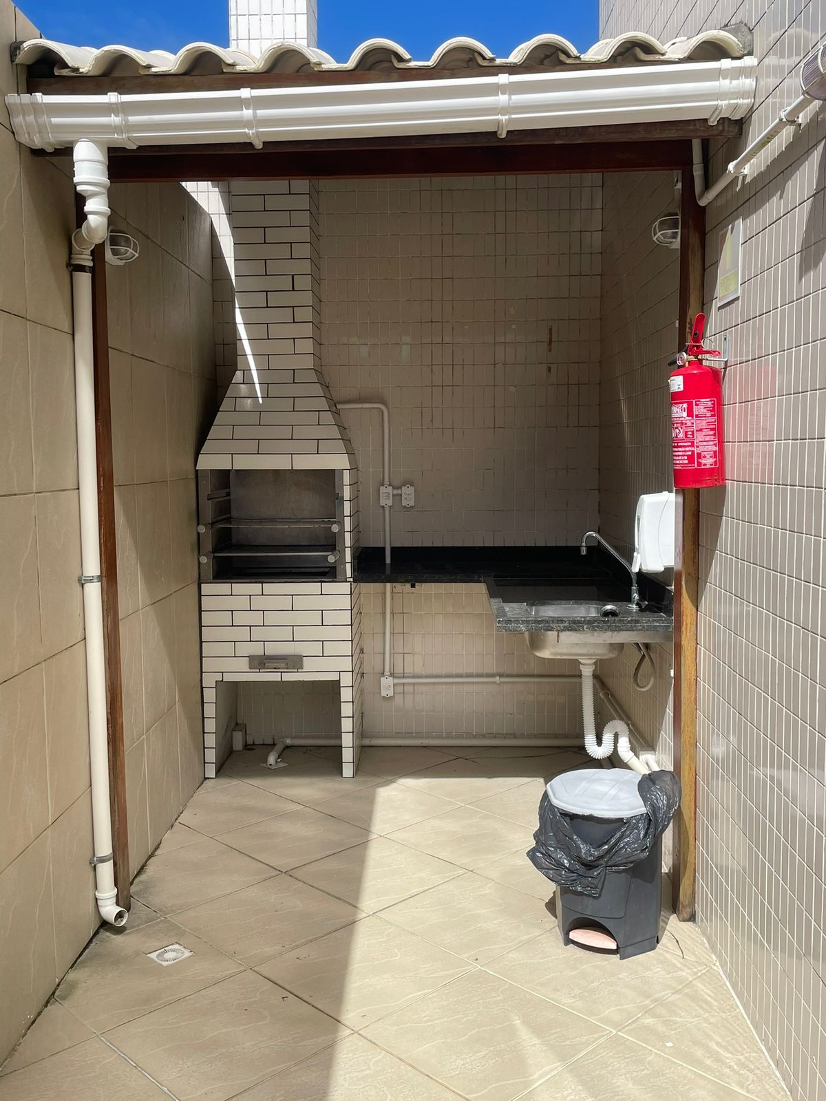 Imagem Apartamento com 2 Quartos para Alugar, 74 m²em Pitangueiras - Lauro de Freitas