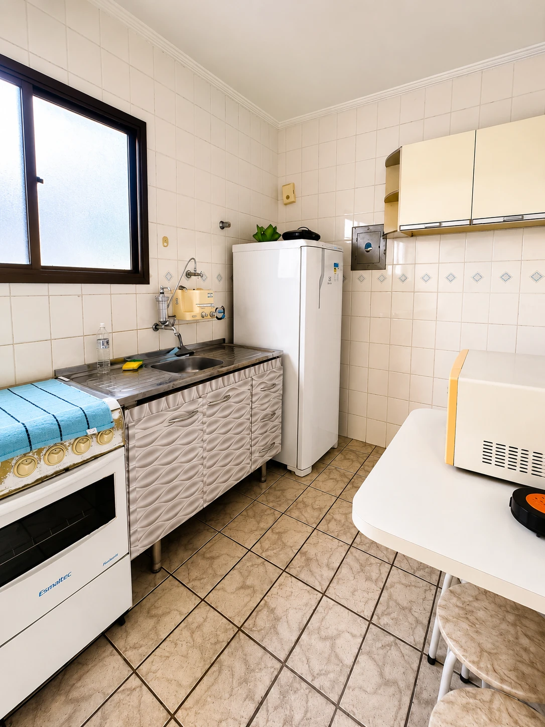 Imagem Apartamento com 1 Quarto à Venda ou Locação, 42 m² em Sumaré - Caraguatatuba