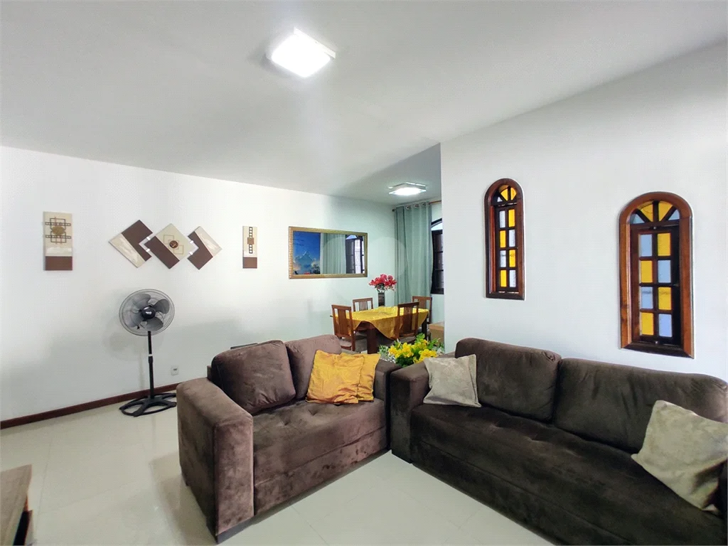 Imagem Casa com 3 Quartos à Venda, 200 m²em Piratininga - Niterói