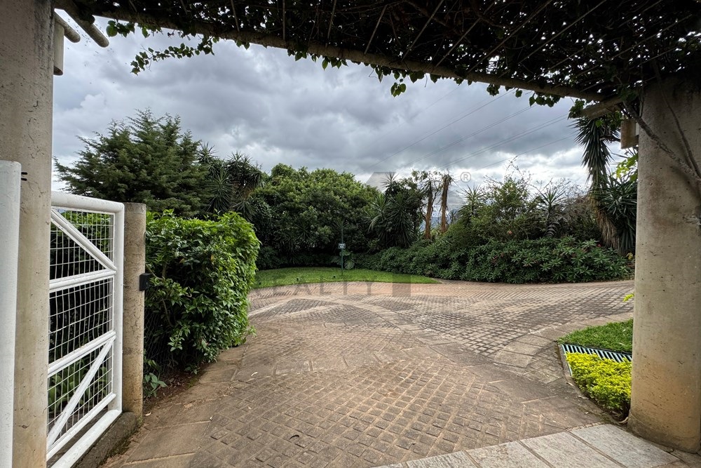 Imagem Casa de Condomínio com 6 Quartos à Venda, 714 m² em Itaipava - Petrópolis
