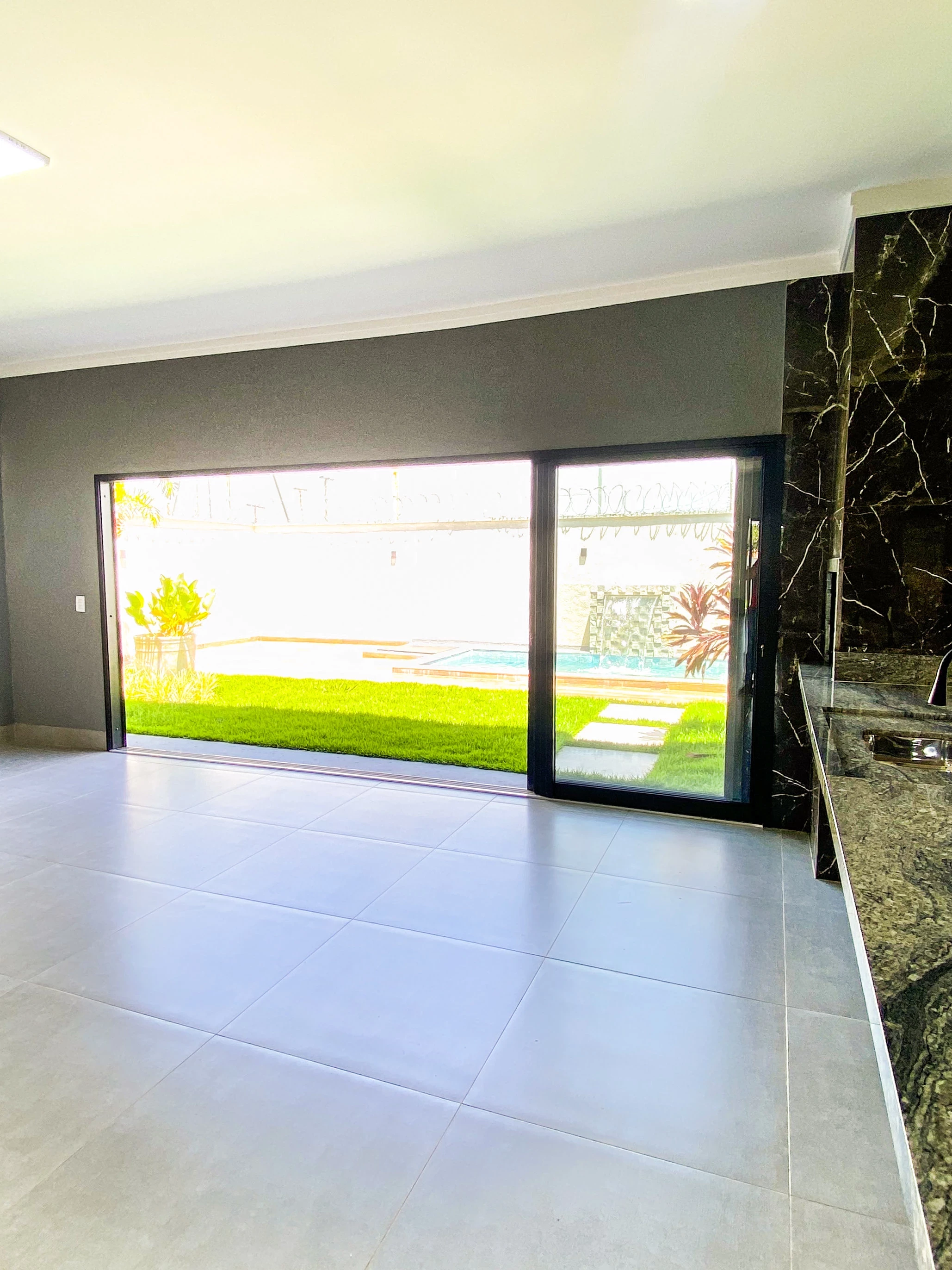 Imagem Casa com 4 Quartos à Venda, 205 m² em Das Indústrias - Senador Canedo