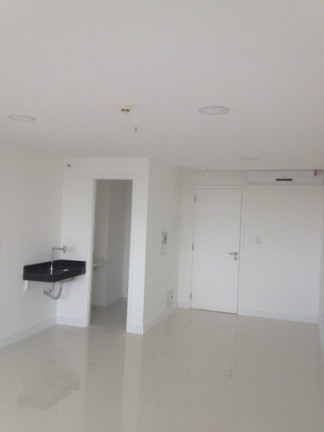 Sala Comercial à Venda, 29 m² em Caminho das Árvores - Salvador