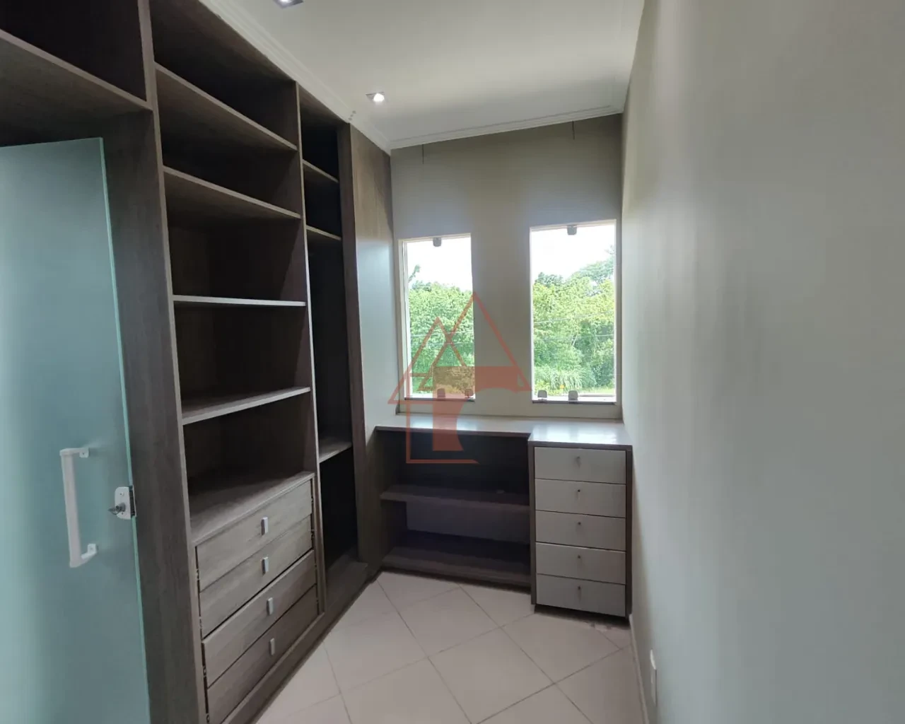 Imagem Sobrado com 3 Quartos à Venda, 247 m² em Parque São Luis - Cubatão