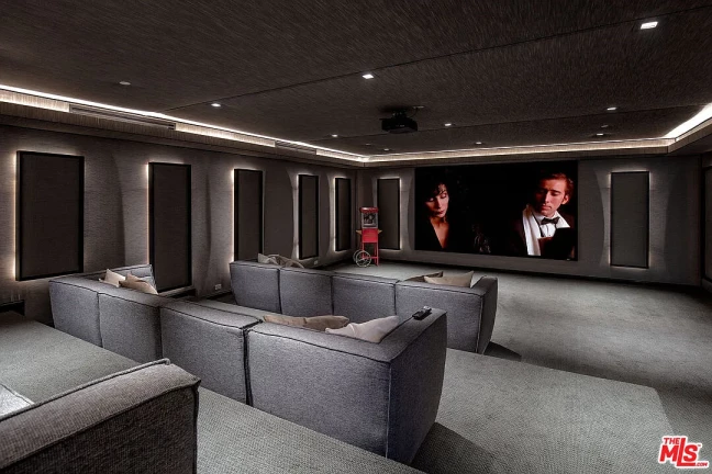 Foto do imóvel: Casa de Condomínio com 7 Quartos à Venda, 982 m²em Alphaville Residencial Um - Barueri